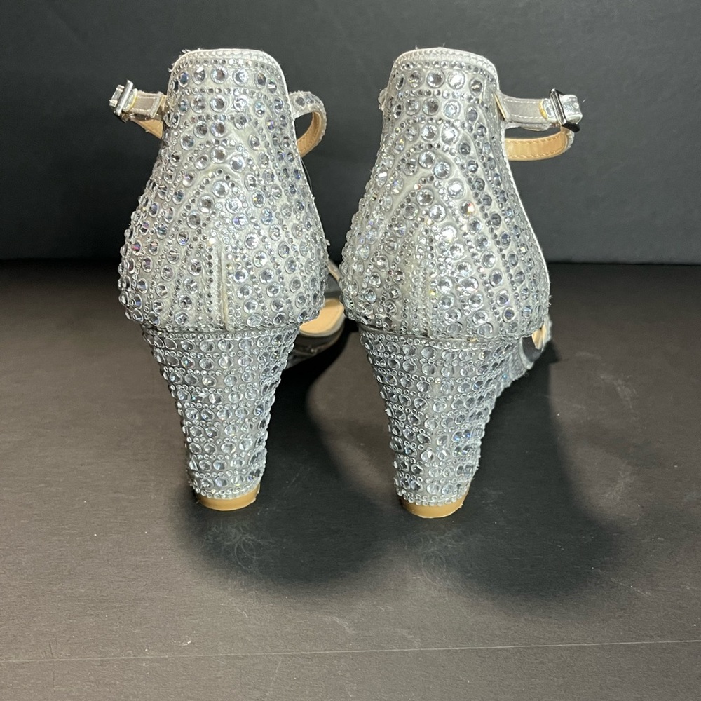 New Betsey Johnson Silver Rhinestone Debie Wedge Heel Shoes Size 8.5 - Picture 5 of 12